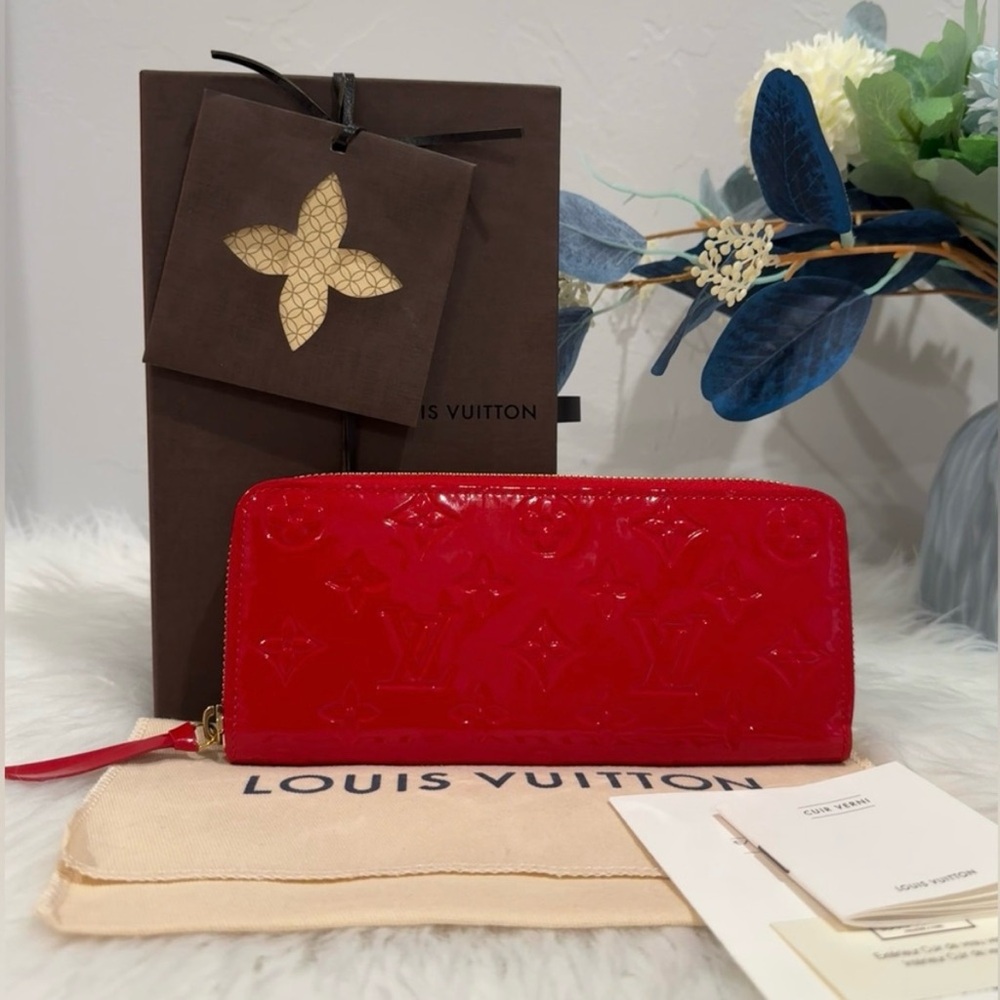 Louis Vuitton Vernis Clemence Wallet